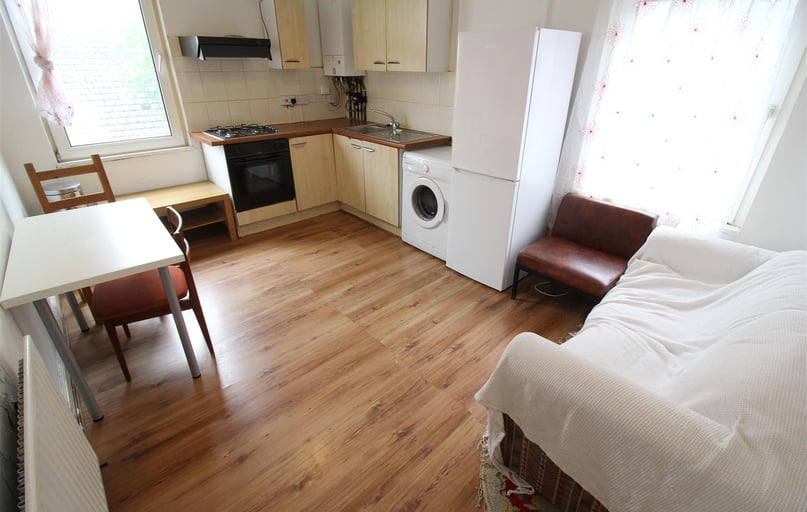 Lochaber Street, Plasnewydd, Cardiff - Image 1